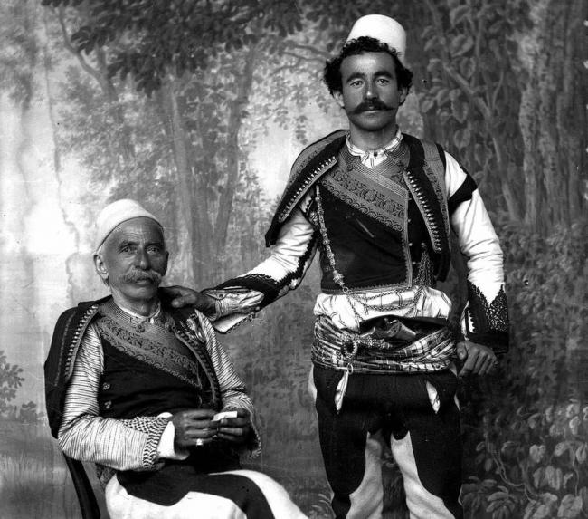 Emri:  14.jpg

Shikime: 1886

Madhsia:  73.7 KB