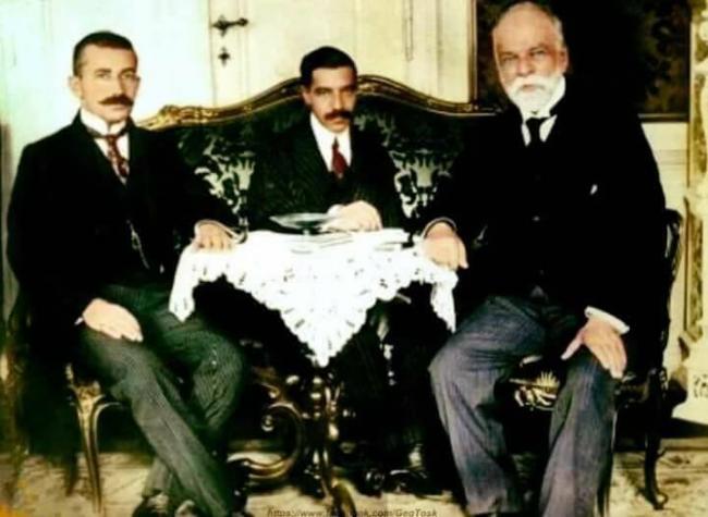 Emri:  Burreshtetas.jpg

Shikime: 1756

Madhsia:  40.2 KB