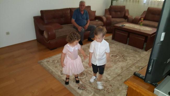 Emri:  MEDINA, LEONI DHE UN 18.07.2016.jpg

Shikime: 574

Madhsia:  27.0 KB