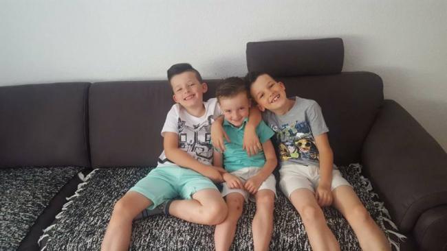 Emri:  ERIONI, ADRIANI, ALTINI 01.07.2017.jpg

Shikime: 858

Madhsia:  30.7 KB