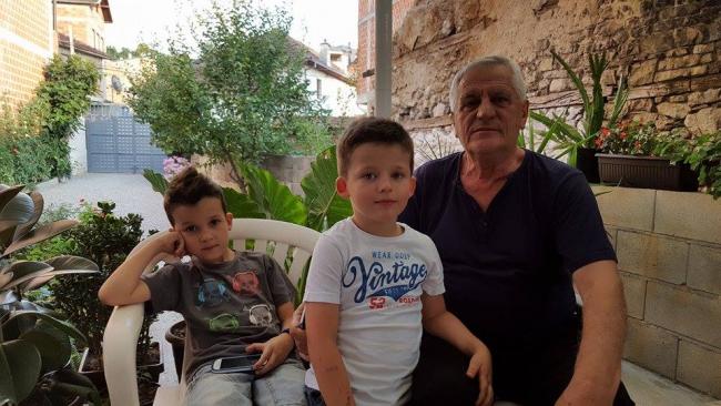Emri:  ERIONI, ADRIANI, UN11949710_1678644352380869_981860170_n.jpg

Shikime: 851

Madhsia:  52.1 KB