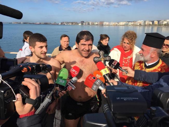 Emri:  ShenTheodhoriVloreUjiBekuar2017_4.jpg

Shikime: 1555

Madhsia:  51.2 KB