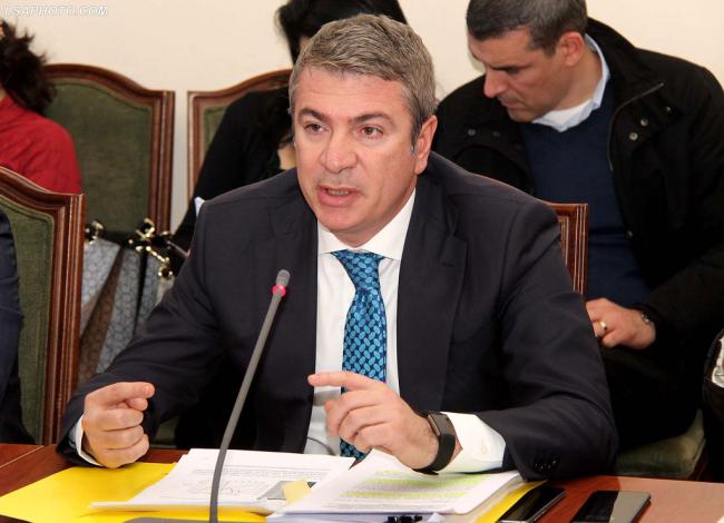 Emri:  Gjiknuri-aeroporti.jpg

Shikime: 242

Madhsia:  41.5 KB