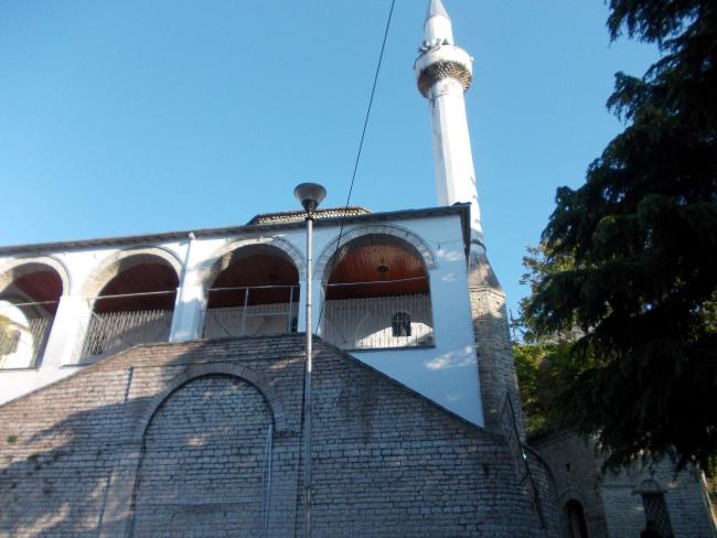Emri:  18.jpg

Shikime: 251

Madhsia:  42.6 KB