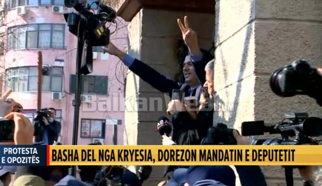Emri:  basha-del-nga-kryesia.jpg

Shikime: 1007

Madhsia:  46.1 KB