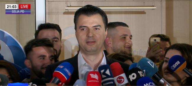 Emri:  lulzim-basha-6.jpg

Shikime: 103

Madhsia:  27.2 KB