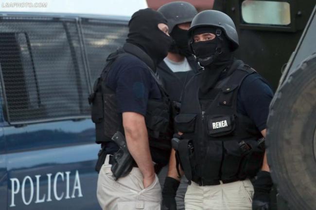 Emri:  policia-renea-696x462-1.jpg

Shikime: 309

Madhsia:  30.9 KB