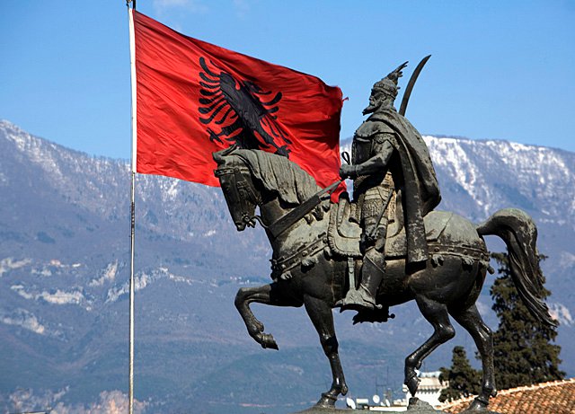 Emri:  Monumentin-e-Skenderbeut-ne-Tirane-realizuan-Odhise-Paskali-Andrea-Mano-dhe-Janaq-Paco-1968.jpg

Shikime: 477

Madhsia:  69.7 KB