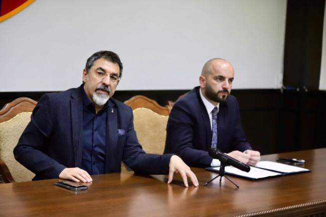 Emri:  bledi-cuci-nano-1082x720-1.jpg

Shikime: 516

Madhsia:  27.3 KB