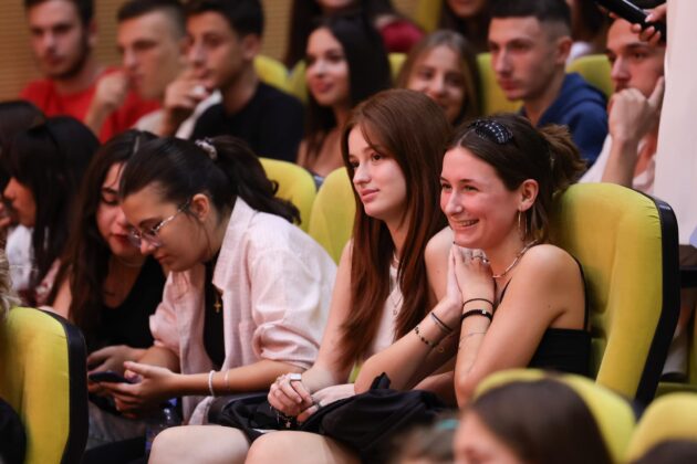 Emri:  r25-630x420.jpg

Shikime: 86

Madhsia:  43.8 KB