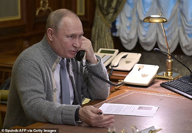 Emri:  63979093-11368619-It_is_believed_agents_suspected_to_have_been_working_for_Russian-a-1_166707629.jpg

Shikime: 120

Madhsia:  58.8 KB