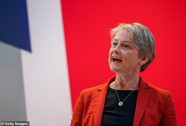 Emri:  63984039-11368619-Shadow_Home_Secretary_Yvette_Cooper_said_This_is_extremely_serio-m-8_166707706.jpg

Shikime: 126

Madhsia:  36.0 KB