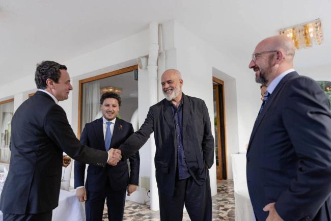 Emri:  ramakurti-1536x1025.jpg

Shikime: 182

Madhsia:  31.9 KB