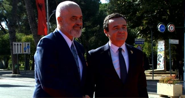 Emri:  rama-me-kurtin.jpg

Shikime: 139

Madhsia:  36.8 KB
