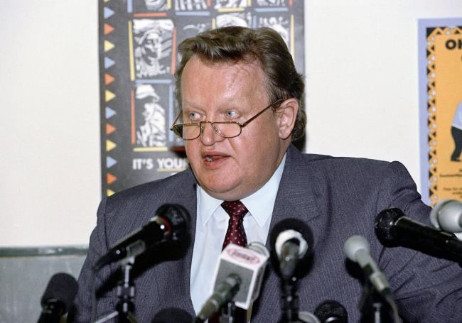 Emri:  16ahtisaari-04-fmhw-superJumbo.jpg

Shikime: 124

Madhsia:  41.7 KB