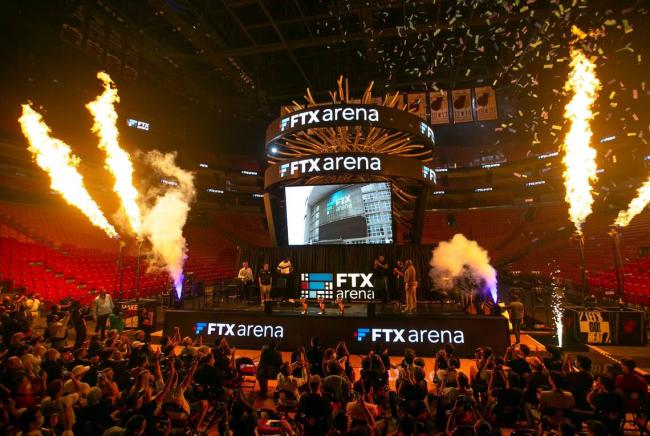 Emri:  107151895-1668525277309-gettyimages-1244700200-SPORTS-BKN-HEAT-ARENA-MI.jpg

Shikime: 919

Madhsia:  58.5 KB