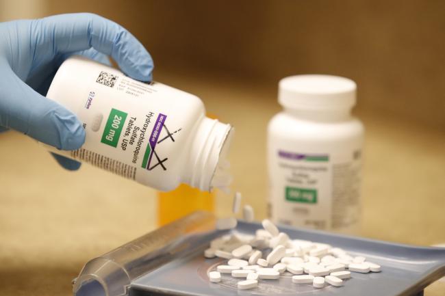 Emri:  pouring-pills.jpg

Shikime: 84

Madhsia:  25.4 KB