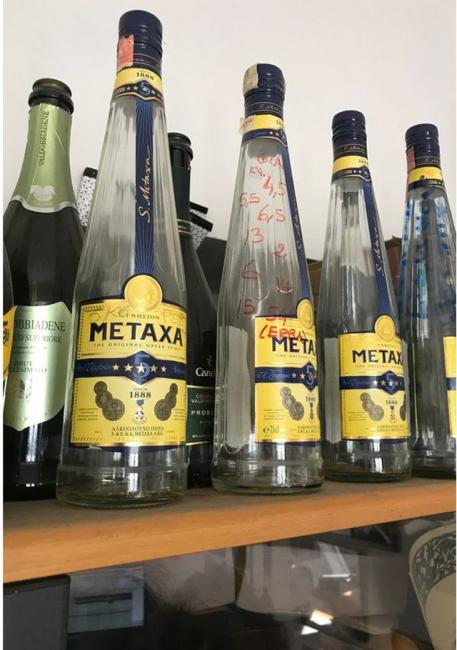 Emri:  Shishet-Metaxa-te-hetuesve-pas-cdo-aksioni-kunder-Rexhepit.jpg

Shikime: 664

Madhsia:  47.1 KB