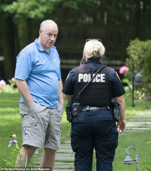 Emri:  68179207-12952325-Dr_Peter_Daszak_left_has_been_accused_of_bullying_other_scientis-a-2_170500813.jpg

Shikime: 608

Madhsia:  51.8 KB