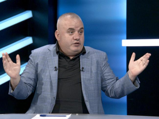 Emri:  Artan-Hoxha-e1658506163341.jpg

Shikime: 204

Madhsia:  33.3 KB