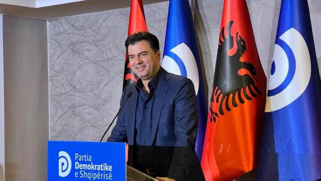 Emri:  lulzim-basha1.jpg

Shikime: 195

Madhsia:  36.2 KB