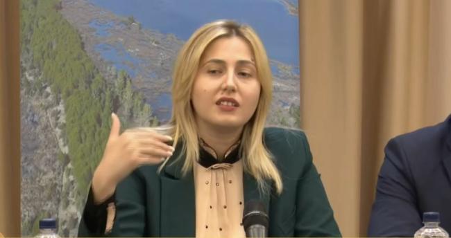 Emri:  ina-zhupa-3.jpg

Shikime: 312

Madhsia:  24.5 KB