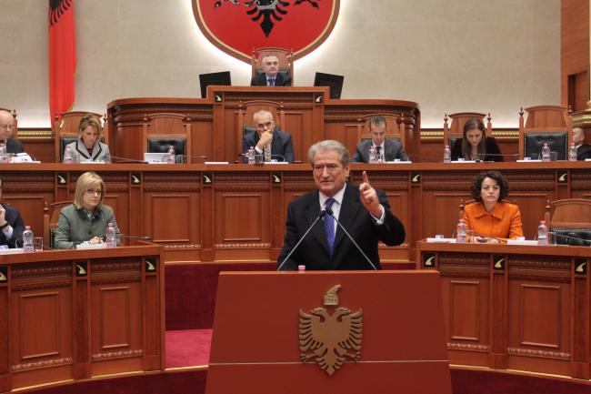 Emri:  Berisha-ne-Kuvend.jpg

Shikime: 183

Madhsia:  43.1 KB