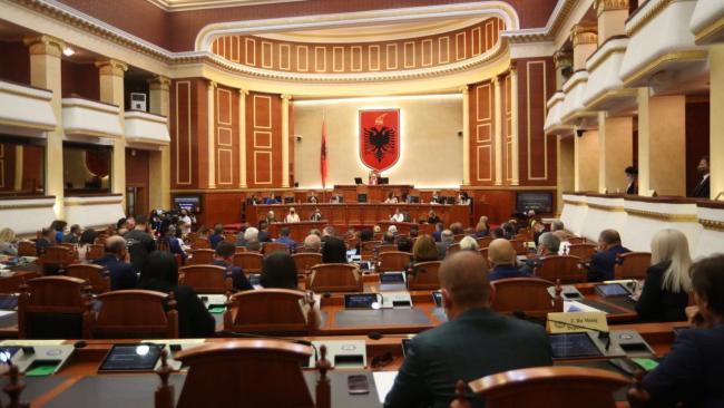 Emri:  Albanian-parliament-by-parliament-al-1280x720-1.jpg

Shikime: 60

Madhsia:  45.9 KB
