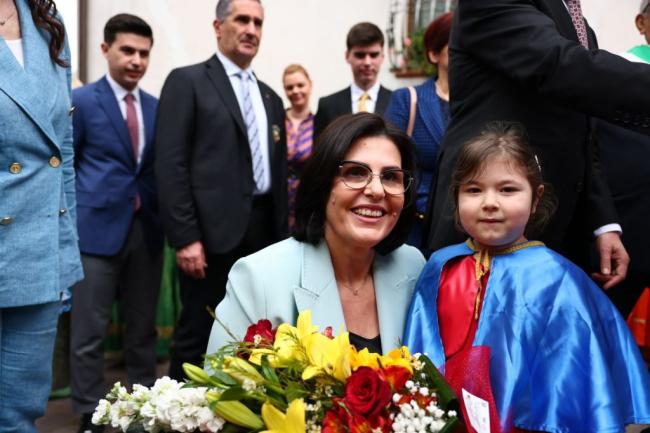 Emri:  3begaj11.jpg

Shikime: 506

Madhsia:  46.2 KB