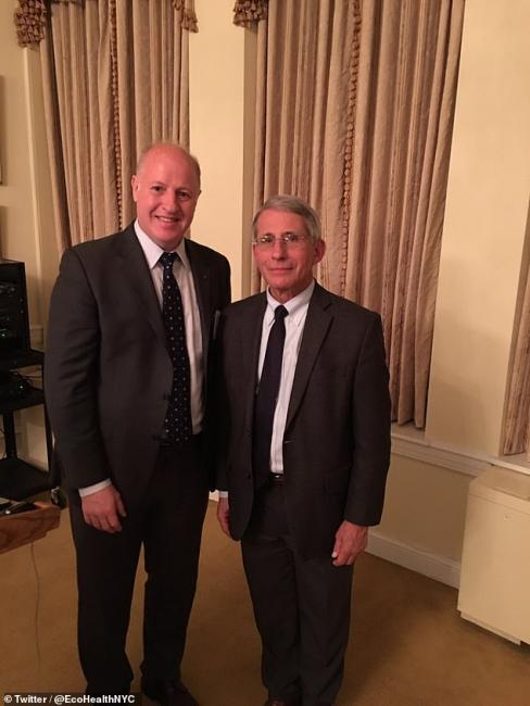 Emri:  79143491-13372075-Dr_Peter_Daszak_pictured_left_alongside_Dr_Anthony_Fauci_oversee-a-2_171458270.jpg

Shikime: 586

Madhsia:  37.5 KB