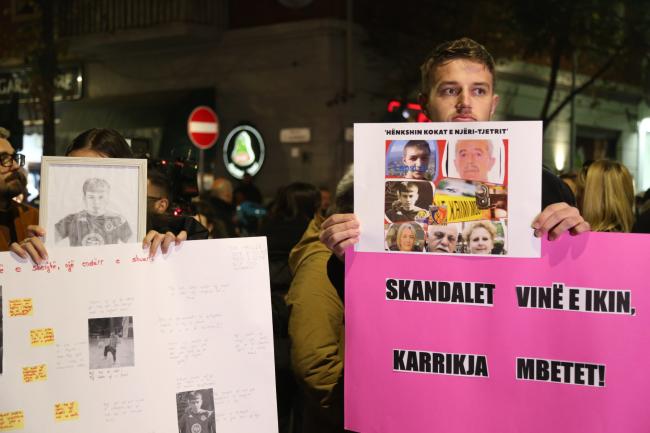 Emri:  protesta-per-martin-cani-4-scaled.jpg

Shikime: 1272

Madhsia:  36.7 KB