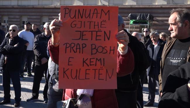 Emri:  proteste-1.jpg

Shikime: 302

Madhsia:  39.3 KB