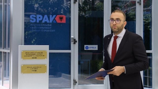 Emri:  Gazment-Bardhi-SPAK.jpg

Shikime: 137

Madhsia:  38.6 KB