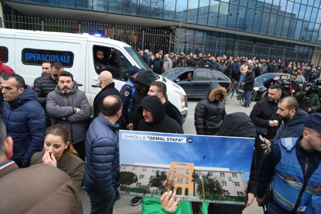 Emri:  Protestuesit-GJKKO-2048x1366.jpg

Shikime: 18

Madhsia:  59.6 KB