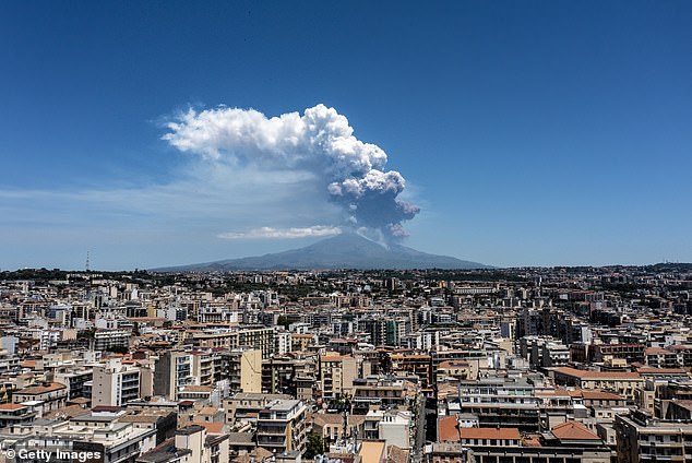 Emri:  98959525-14771899-Mount_Etna_exhibits_a_Strombolian_eruption_with_a_volcanic_plume-a-24_17488605.jpg

Shikime: 37

Madhsia:  74.0 KB