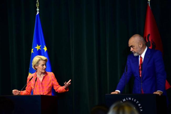 Emri:  Rama-Von-der-Leyen-.jpg

Shikime: 72

Madhsia:  21.7 KB