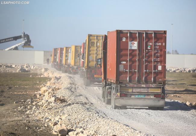 Emri:  Kontenieret-ne-Porto-Romano-.jpg

Shikime: 289

Madhsia:  54.0 KB