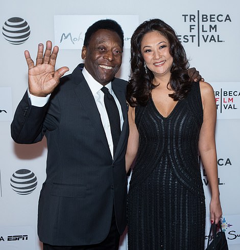 Emri:  37966726-9143969-Pele_and_his_wife_Marcia_Aoki_pictured_at_the_world_premiere_of_-m-8_1671890323.jpg

Shikime: 52

Madhsia:  51.1 KB