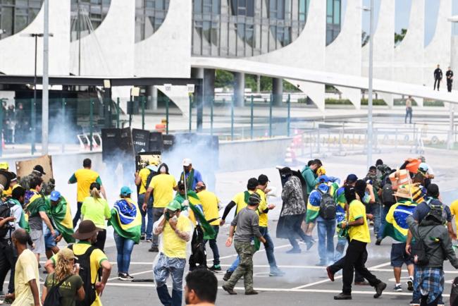 Emri:  230108-brazil-riot-bolsonaro-supporters-jm-1420-9dee2c.jpg

Shikime: 76

Madhsia:  60.6 KB