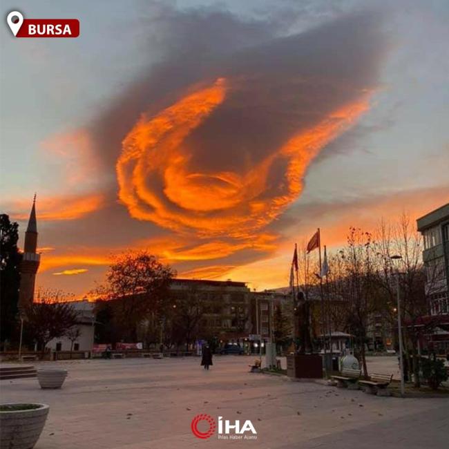 Emri:  fiery-lenticular-cloud-turkey-4.jpg

Shikime: 185

Madhsia:  46.1 KB