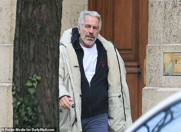 Emri:  64913311-11466895-Jeffrey_Epstein_is_pictured_outside_his_New_York_mansion_in_2019-a-1_166932405.jpg

Shikime: 40

Madhsia:  64.6 KB